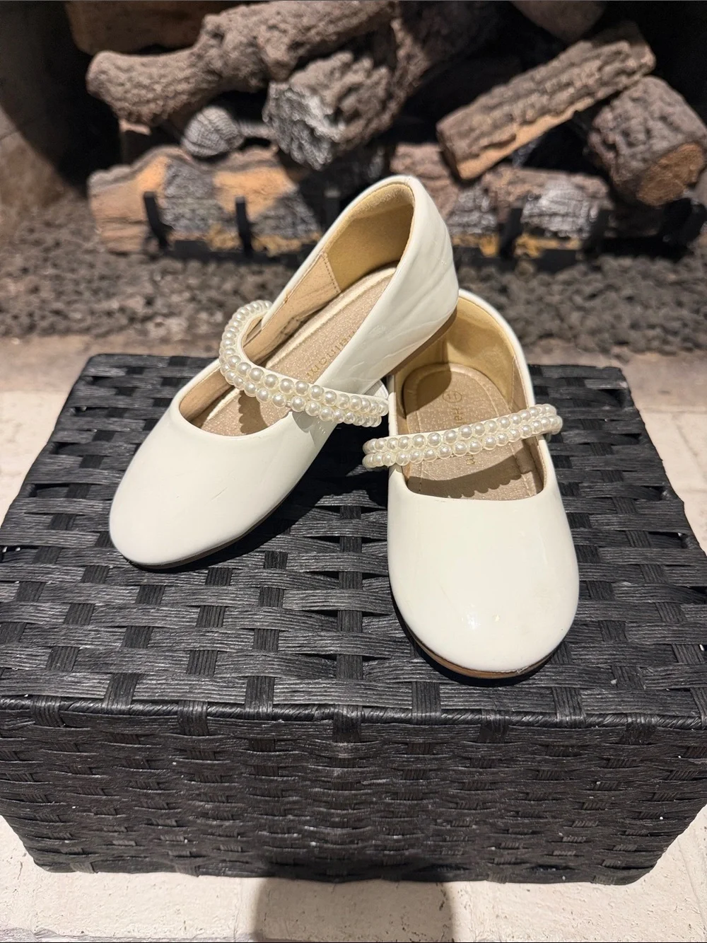 Pearl Strap Girls Dress Shoes in Cream